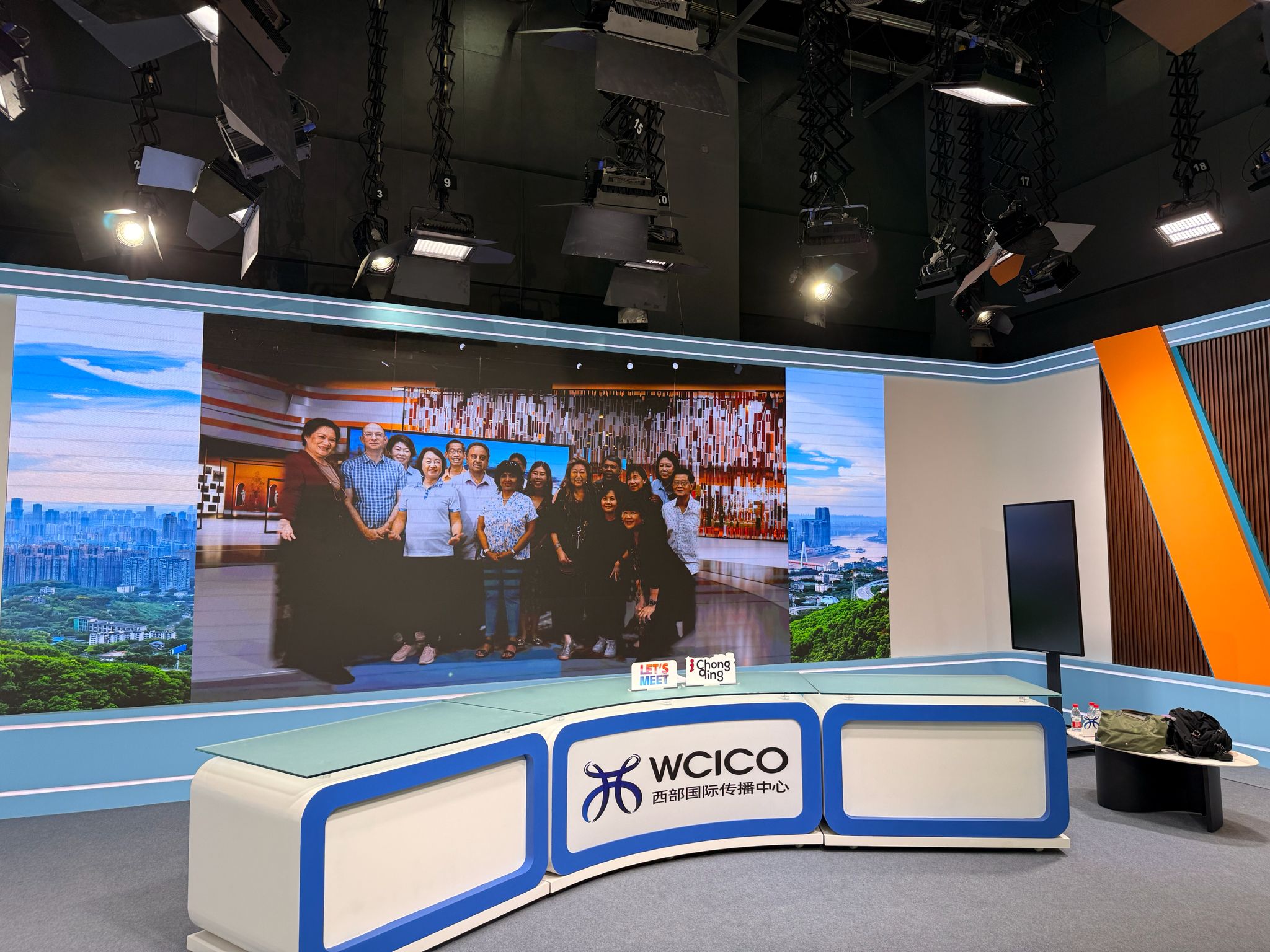 WCICO - Group Photo at the Studio